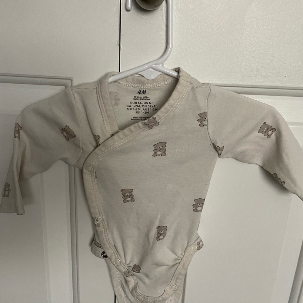 H&M gender neutral bodysuits
